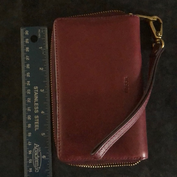 Fossil wristlet - Picture 1 of 5